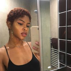 ✨Follow @ badgal98 for more pins like this ✨The person in the pic ig is @ cdiore Hair Ideas For Women, Short Dyed Hair, Natural Hair Cuts, Pelo Afro