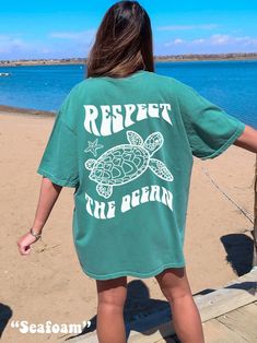 Get OBSESSED with the Coconut Girl Aesthetic with this cute Respect the Ocean Sea Turtle Shirt! This Beachy Comfort Colors® Tshirt is perfect for Summer or a Beach Vacation! Super comfy! Size up for a Trendy Oversized Look! ♥ Hello and Welcome to Meaningful Tees Shop! ♥ Models are wearing Comfort Colors® Seafoam, Watermelon, Lagoon Blue ♥ All of our items are made one at a time with care for each customer : ) ♥ Please allow 3-7 BUSINESS days (usually 3-5) for your item to be created PLUS shippin Cute Summer Graphic Tees, Beachy T Shirts, Cute Summer T Shirts, Beach T Shirts Design, Beach Shirts Vinyl, Summer Shirt Ideas, Summer Tshirt Outfits, Beachy Clothing, Beachy Shirts