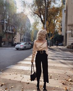 Parisienne Chic, Satin Top, Business Casual Outfits, Up Girl, Looks Style, Fall Winter Outfits