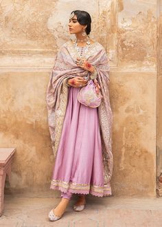 Pakistani Party Dress Pakistani Suits Party Wear, Kanwal Malik, Anarkali Frock, Classical Dress, Pakistani Suit, Desi Clothes, Traditional Indian Outfits, Outfit Trends, Pakistani Suits