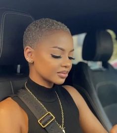 Retro Modern Style Fashion, Black Celebrities With Short Hair, Dyed Bald Hair Black Women, Buzzed Blonde Hair Black Women, Shaved Hair Styles For Black Women, Low Blonde Haircut Black Women, Women Barber Haircut, Dyed Twa Natural Hair, Blonde Low Cut Black Women