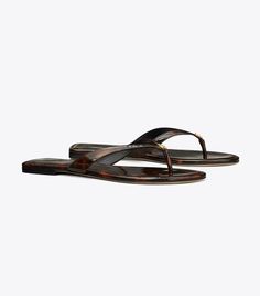 Tory Burch Flip Flops, Girly Shoes, Footwear Design Women, Designer Sandals, Leather Working, Flip Flop, Women's Shoes Sandals, Me Too Shoes, Designer Shoes