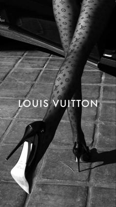 Boujee Aesthetic, Black And White Photo Wall, Photographie Portrait Inspiration, Gray Aesthetic, Fashion Wallpaper, Classy Aesthetic, Black Aesthetic Wallpaper, Black And White Aesthetic