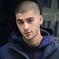 Zayn Malik Bald, Zayn Bald, Hairstyles Zayn, Bald Haircut, Jawline Exercise, Zany Malik, Big Nose Beauty