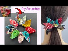 Scrap Fabric Hair Accessories, Flower Scrunchie, Hair Ties Diy, Diy Hair Scrunchies, Scrunchie Styles, Scrunchies Diy, Red Blossoms, Pola Sulam, Small Sewing Projects