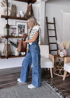 Cargo Jeans Outfit Women, Jean Cargo Pants Outfit, Styling Cargo Pants, Cargo Pant Outfits, Cargo Jeans Outfit, Jeans Pants Outfit, Denim Pants Outfit, Cargo Outfit, Cargo Pants Outfits