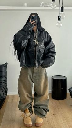 Chica Hip Hop, Look Hip Hop, Tomboy Outfit Ideas, Pakaian Hipster, Tomboy Stil, Tomboy Girls, Youtuber Dr, Tomboy Outfit, Fall Board