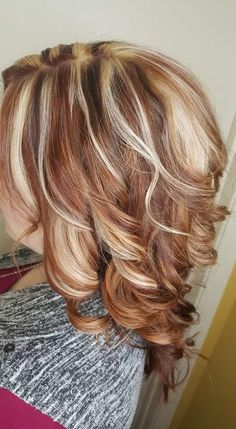 Platinum Blonde Hair With Red Lowlights, Chunky Highlights On Layered Hair, Blonde Hair With Lowlights Fall Red, Spring Hair Color Ideas For Blondes, Blonde Hair With Auburn Lowlights, Funky Blonde Hair, Blonde With Red Lowlights Hair, Red Blonde Brown Hair, Blonde Hair With Copper Lowlights