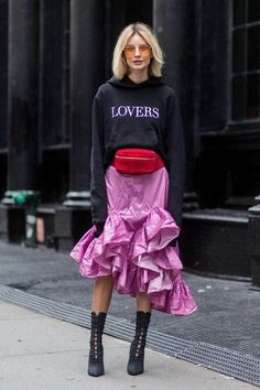 Blogger Street Style, Mode Boho, Purple Skirt, Looks Street Style, Street Style Trends, Street Style Inspiration, Inspired Outfits, Fashion Week Street Style, 가을 패션