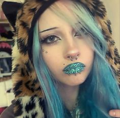 Scene Makeup Looks 2000s, Scene Girl Makeup, Scene Makeup Looks, 2004 Makeup, Funky Makeup, Scene Makeup, Alt Makeup, Swag Makeup