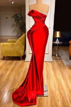 Dieses rote, schulterfreie, lange Abendkleid ist eine atemberaubende Wahl für jeden besonderen Anlass. Das elegante schulterfreie Design verleiht einen Hauch von Raffinesse, während die rote Farbe für einen kühnen und auffälligen Look sorgt. Dieses Kleid aus hochwertigen Materialien ist bequem und stilvoll, sodass Sie sich die ganze Nacht über selbstbewusst und schön fühlen. Kaufen Sie das sexy rote Kleid für Ihr Ballkleid, Abendkleid oder formelles Kleid online.




 Artikelnummer : 2515.



 Jahr: 2024.



 Dargestellte Farbe : Rot.



 Rückenstil : Rückenfrei.



 Stoff : Seidenähnlicher Satin.



 Ausschnitt : Trägerlos, schulterfrei.



 Eingebauter BH: Ja.



 Saumlinie : Bodenlang mit Schleppe.



 Verzierung : Glitzernd.






 Jahreszeit : Frühling, Sommer, Herbst, Winter Dresses Glamour, Valdrin Sahiti, Evening Dresses Uk, Red Mermaid, Prom Dresses 2023, Prom Dresses Long Mermaid, Strapless Prom Dress, Dress With Pleats, Prom Dresses 2024