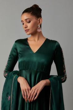 Shop for The Aarya Green Mashru Silk Embroidered Anarkali Set for Women Online at Aza Fashions Emerald Green Anarkali, Green Anarkali, Embroidered Anarkali, Zari Embroidery, Clothing Shopping, Embroidered Border, Embroidered Dupatta, Fashion App, Embroidered Silk