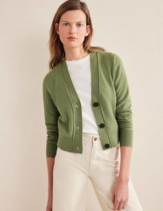 This cardigan is spun from 100% cashmere for a sumptuous feel. The V-neck makes it perfect for layering. Woman Cardigan, Cardigan Green, Boden Uk, V Neck Cardigan, Work Fashion, British Style, Knitwear Women, Cardigans For Women, Stylish Women