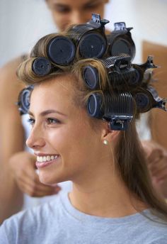 Large Hair Rollers, Hair Rollers Tutorial, Roller Set Hairstyles, Diy Hair Rollers, Using Hot Rollers, Big Hair Rollers, Heated Rollers, Hot Curlers, Roller Curls