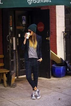 20 Ways to Wear Colored Converse | StyleCasterBack ButtonSearch IconFilter Icon Casual Chique Stijl, Tomboy Chic, Streetwear Mode, Mode Casual, Urban Street Style, Outfit Trends, Olivia Palermo, Mode Inspo, Tomboy Fashion