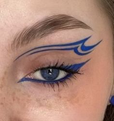 Rave Eyeliner, Crazy Eyeliner Looks, Blue Graphic Eyeliner, Shark Makeup, Blue Graphic Liner, Eyeliner Graphic, Hippie Makeup, Vampire Bride, Face Art Makeup