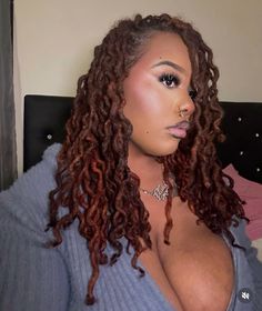 Side Part Locs, Loc Growth, Curly Dreads, Curly Locs, Short Dreadlocks Styles, Loc Hairstyles, Beautiful Locs, Cool Makeup Looks