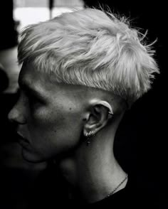 Bowl Cut Men, Short Punk Hairstyles, Short Punk Hair, Androgynous Haircut, メンズヘア ショート, Short Fade Haircut, Tomboy Hairstyles, Cute Short Haircuts