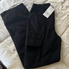 Zara Denim Jeans Cargo Pants Black Size 6 Wide Leg , Straight Leg New With Tags Zara Wide Leg Jeans, Zara Denim Jeans, Wide Leg Pants Jeans, Wide Leg Denim Pants, Cargo Pants Black, Cream Jeans, Womens Cropped Jeans, High Waisted Black Jeans, Black Wide Leg Pants