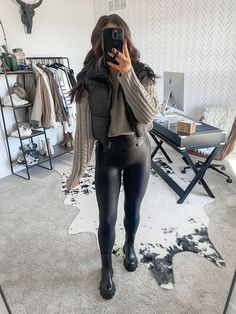 Taupe Sweater Outfit, Chunky Black Boots Outfit, Puffer Vest Outfit Black, Cropped Puffer Vest Outfit, Winter Fasion, Faux Leather Leggings Outfit, Leggings Outfit Winter, Leather Leggings Outfit, Winter Fashion Outfits Casual