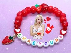 pulsera de chaenyoung Twice Bracelet Ideas, Twice Bracelet, Twice Colors, Bracelets Kandi, Ideas Pulseras, Pulseras Kandi, Kpop Collection, Kpop Diy, Bracelet Inspired