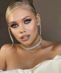 One Shoulder Hair, Sleek Hair Styles, Chloe 2024, Hairstyle Prom, Sleek Hair, Blondes Have More Fun, Bridesmaid Hair Makeup, Great Makeup, Full Glam