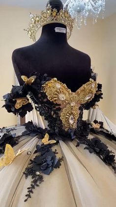 Steampunk Quinceanera Dress, Brown 15 Dresses Quinceanera, Quinceanera Dresses Gold And Black, Black White And Gold Dress, Black And Champagne Quince Dress, Masquerade Quinceanera Ideas Dresses, Black White And Gold Quinceanera, Black And Gold Wedding Dresses