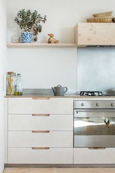 Scandinavian by Sustainable Kitchens #scandinaviankitchen Plywood Cabinets Kitchen, Scandinavian Kitchen Design, Plywood Kitchen, Kitchen Apartment, Eco Kitchen, Custom Kitchens Design, Plywood Cabinets, High End Kitchens