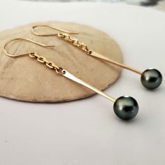 Made To Order- I Will Begin Making Your Earrings Once Your Order Is Placed. The Photo Is A Sample Pair. This Listing Is For A Pair Of Tahitian Pearl Earrings In The Metal Of Your Choice; Sterling Silver Or 14k Gold Filled. The Genuine Tahitian Pearls Measure Between 8-9mm, And Have Natural Variances In Shape, Color And Surface. Variations Are Natural, And Are Evidence Of Genuine Pearls. Please Comment Your Metal Choice When Purchasing. Will Come In A Gift Box. No Offers On Custom Made Jewelry. Lace Skull, Tahitian Pearl Earrings, Pearl Earrings Gold, Hummingbird Earrings, Earring Inspiration, Seashell Earrings, Clear Earrings, Turquoise Earrings Dangle, Faux Pearl Earrings