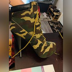 Size 11 J Lo Camo Boots Brand New Who Was I Kidding I Can’t Believe I Thought I’d Be Able To Walk ! But Stilettitgo! Casual Camouflage Boots With Round Toe, Jojo Fashion, Camo Stuff, Camo Boots, Camo Shoes, Cute Nature, Platform Stilettos, Stiletto Shoes, Cute Boots