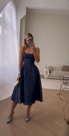 Quiencera Outfit Ideas Guest, Wedding Guest Outfit Old Money, Prom Dresses Mid Length, Blue Elegant Dress Formal, Bday Party Dress For Women, Short Wedding Dress Guest, Midi Ball Gown, Shin Length Dresses, Winter Formal Dresses Mid Length