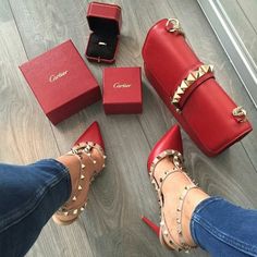 Simply Red, Chic Heels, Heels Classy, Valentino Rockstud, Valentino Shoes, Hot Shoes, Shoe Obsession, Handbag Shoes, About Fashion