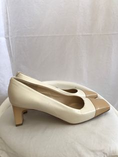 80s vintage heels . Leather upper ,leather sole . Made in Italy . Super comfortable . Size 36 1/2 , true to size . Heel 5,5 cm . Very good vintage condition with some minimal scratches on the leather Cream Leather Kitten Heels With Sculpted Heel, Beige Leather Sole Court Shoes For Office, Beige Court Shoes With Leather Sole, Classic Beige Heels With 4-inch Heel, Cream Leather Kitten Heels, Cream Round Toe Court Shoes For Office, Cream Kitten Heels With Sculpted Heel And Pointed Toe, Cream Kitten Heels With 4-inch Heel For Evening, Elegant Cream Leather Kitten Heels