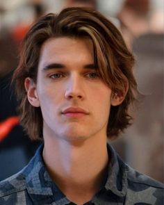 Chin Length Hair Men Straight, Men Medium Hairstyles Straight, Mens Haircut Long Face, Layered Hair Medium Men, Medium Length Male Haircuts, Medium Hairstyles For Men Straight Hair, Long Hairstyles For Men Straight Hair, Long Mens Haircut, Men's Long Hairstyles Straight