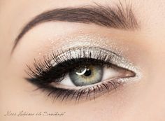 Wytuszuj rzęsy i w razie potrzeby doklej sztuczne. Gotowe! Wedding Makeup Silver, Makeup Silver, Silver Eyeshadow, Prom Makeup Looks, Formal Makeup, Hoco Makeup, Make Up Looks, Black Eyeliner