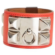 100% authentic Hermès Collier de Chien bracelet in Rose Jaipur Epsom leather with Palladium hardware. Has been worn with faint natural scratches to the hardware. Overall in excellent condition. Comes with dust bag and box. Measurements Tag Size S Width 4cm (1.6in) Length 21.5cm (8.4in) Fits 16cm (6.2in) to 18cm (7in) Hardware Palladium All our listings include only the listed item unless otherwise specified in the description above. Jaipur, Cuff Bracelet, Cuff Bracelets, Dust Bag, Jewelry Bracelets, Cuff, Bracelet, Red, Leather