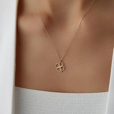 14K Solid Gold Minimal Clover Necklace - Dainty Gold Necklace Elevate your everyday style with our 14K Solid Gold Minimal Clover Necklace. This dainty gold necklace embodies simplicity and elegance, making it a perfect accessory for any occasion. Features: 🍀 High-Quality Material: Crafted from genuine 14K solid gold, this necklace promises exceptional durability and a luxurious shine that will last a lifetime. 🍀 Chic Clover Design: The minimal clover pendant adds a touch of luck and charm to y 14k Gold Flower Pendant Necklace, 14k Gold Flower Pendant Necklace For Anniversary, Delicate 14k Gold Flower Pendant Necklace, Minimalist 14k Gold Flower Pendant Necklace, Elegant 14k Stamped Flower Pendant Necklace, Dainty 14k Gold Flower Pendant Necklace, Elegant 14k Gold Flower Pendant Necklace, Elegant Everyday Necklaces Stamped 14k, Elegant Everyday 14k Stamped Necklaces