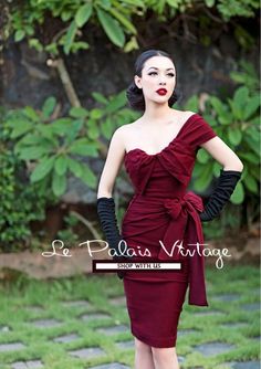 Le palais vintage Royal wine red fold bow sheath sexy dress Measurements for XL Chest 94-100cm Waist 74-80cm Hip 96-104cm Lenght of dress- 82cm Elegant Fitted Dresses With Red Bow, Chic Fitted Bodycon Dress With Bow, Elegant Evening Dress With Red Bow, Elegant Bow Bodycon Dress For Night Out, Chic Red Mini Dress With Bow, Elegant Red Mini Dress With Bow, Red Vintage Mini Dress For Party, Red Vintage Mini Dress For Evening, Vintage Red Mini Dress For Evening