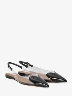 Step into luxury with these ALAÃA LE COEUR FLAT SLINGBACK MULES. Crafted from 100% lamb skin and lamb leather, with a touch of polyurethane and calf leather, these mules offer both style and comfort. The rubber sole ensures durability while the slingback design adds a chic touch to any outfit. Crafted from 100% lamb skin and lamb leather Features a rubber sole for durability Slingback design adds a chic touch to any outfit Flat Slingback Shoes, Slingback Mules, Elegant Flats, Black Flats Shoes, Slingback Flats, Slingback Shoes, Leather Cap, Boot Pumps, Sneaker Heels