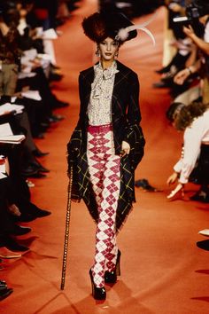 Andreas Kronthaler for Vivienne Westwood Fall 1993 Ready-to-Wear Collection Photos - Vogue Fashion Show 90s, Vivienne Westwood Fall 1993, Christy Turlington Style, Vivien Westwood, Vivian Westwood, Andreas Kronthaler, Runway Model