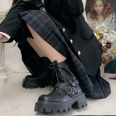 The length of the boots does not include heels.   	 		 			Size 			34 			35 			36 			37 			38 			39 			40 		 		 			Foot Length 			22 			22.5 			23 			23.5 			24 			24.5 			25 		 		 			Heel 			5 			5 			5 			5 			5 			5 			5 		 		 			Length 			15 			15 			15 			15 			15 			15 			15 Grunge Style Lace-up Boots With Round Toe For Winter, Grunge Boots With Round Toe, Grunge Knee-high Boots For Fall, Punk Platform Boots, High Platform Shoes, Square Head, Platform Boots, Platform Shoes, Biker Boot