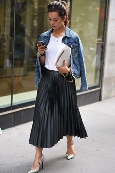 Casual Zara Pleated Skirt For Fall, Zara Pleated Skirt For Night Out, Zara Fitted Midi Pleated Skirt, Casual Long Pleated Skirt For Night Out, Trendy Pleated Zara Skirt, Casual Black Zara Skirt, Zara Black Pleated Skirt, Zara Elegant Pleated Skirt For Workwear, Zara Fitted Pleated Skirt For Fall