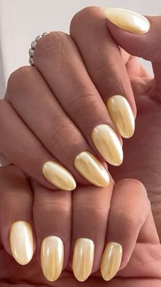 Pink And Yellow Chrome Nails, Yellow Homecoming Nails, Yellow Hoco Nails, Nails To Match Yellow Dress, Butter Yellow Chrome Nails, Yellow Chrome Almond Nails, Pale Yellow Chrome Nails, Light Yellow Chrome Nails, Yellow Nails Inspiration