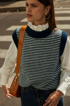 White Striped Sweater, French Chic, Eclectic Fashion, Blink Of An Eye, Sleeveless Sweater, Striped Sweater, Fall Looks, Striped Knit, White Shirt