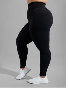 Rosa Pocket Legging - Onyx Black – Buffbunny Rosa Leggings, Pocket Leggings, Every Girl, V Shape, Onyx, Full Length, Sports Bra, High Rise, Leggings