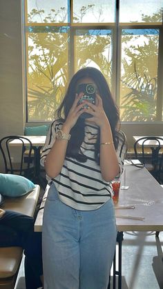 Couples Hidden Face Pics, Perfect Travel Outfit, Dp Pic, Stylish Outfits Casual, Body Con Dress Outfit, Simple Style Outfits, Anushka Sen, Jeans Outfit Fall, Candyland Birthday