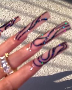 Long Pink Acrylic Nail Designs, Curled Nails Long, Acrylic Nails Black Glitter, Exotic Nails Acrylic, Acrylic Nails Black