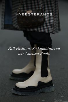 Wie kombiniert man die Chelsea Boots? Sie sind im Herbst 2023 echte Alleskönner und verleihen einem Look aus locker geschnittenen Jeans und XL-Blazer noch mehr Power. Chunky Chelsea Boots, Chelsea Boots, Chelsea, Autumn Fashion, Blazer, Chelsea Fc