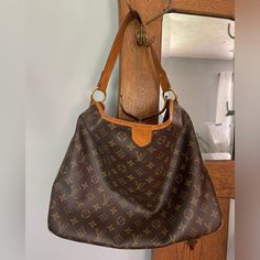 This Beautiful Delightful Mm Monogram Has A Short Shoulder Strap And A Beige Interior. It Is A Wonderful Bag And Is Able To Fit A Purse Organizer Inside. Louis Vuitton Delightful Mm, Louis Vuitton Delightful, Mm Monogram, Beige Interior, Purse Organizer, Purse Organization, Louis Vuitton Bags, Authentic Louis Vuitton, Louis Vuitton Bag