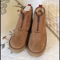 Ugg Neumel Platform Zip Brand New With Box Note These Are A Junior’s Size 5 Will Fit A Woman’s Size 7 Zipper Uggs, Ugg Neumel Platform Zip, Neumel Platform Ugg Boot, Ugg Neumel Black, Uggs Neumel, Ugg Boot Neumel, Ugg Neumel, Winter Rain, Ugg Shoes